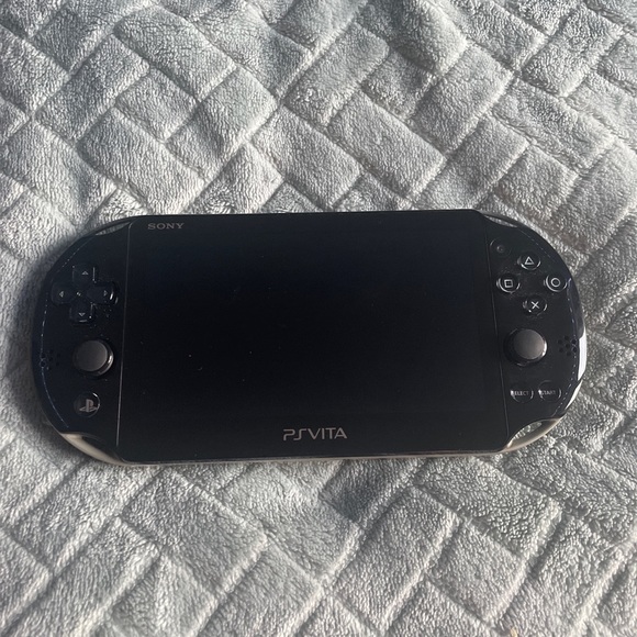 PS Vita bundle - Picture 10 of 10